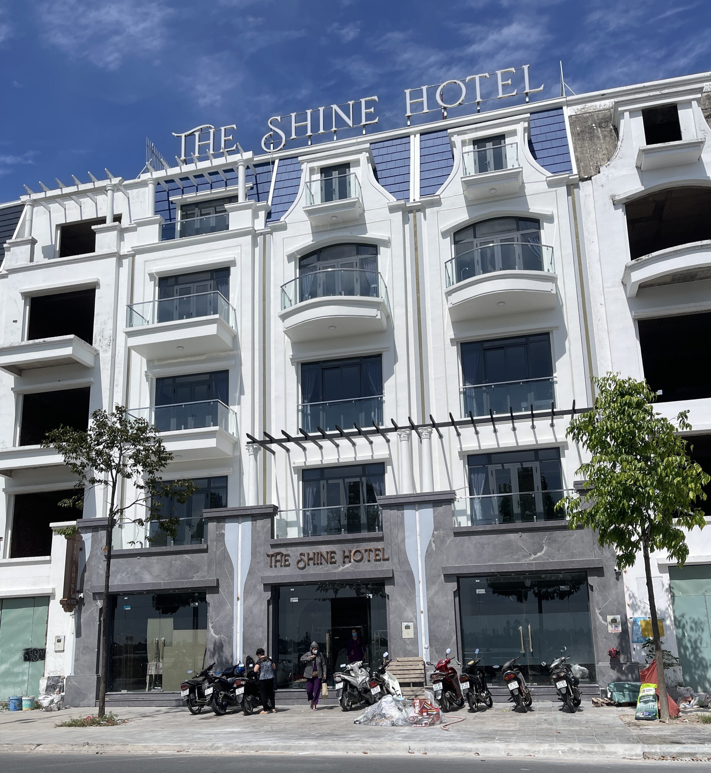 khoa the tu khach san the shine hotel